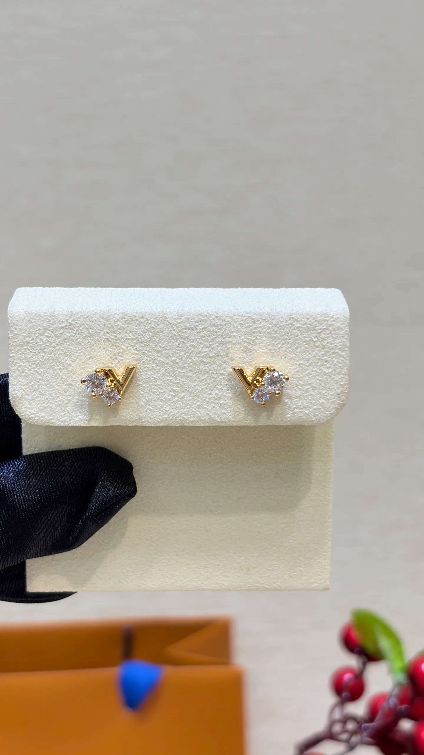 Бижутерия Louis Vuitton 17880915