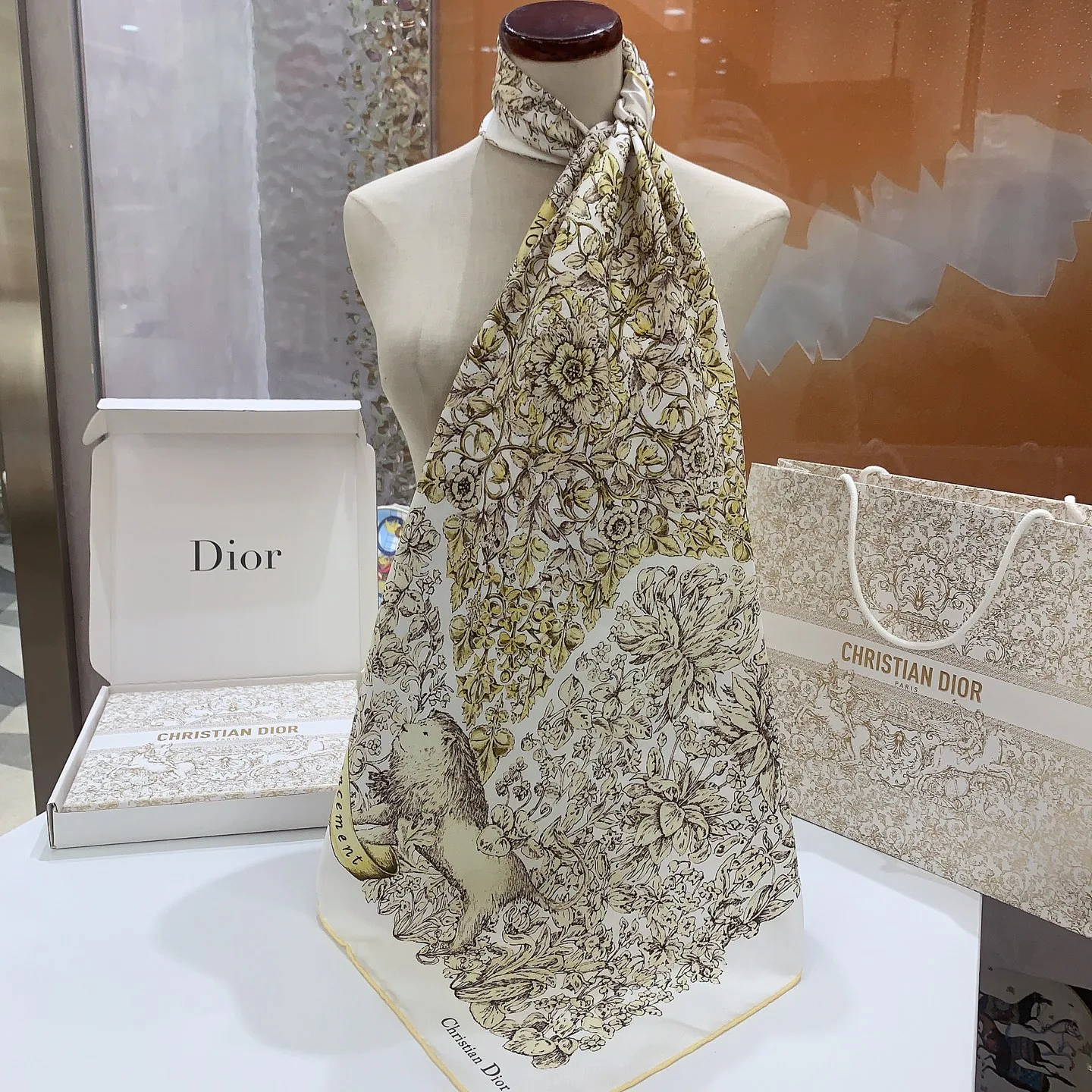Платки Christian Dior 17987094