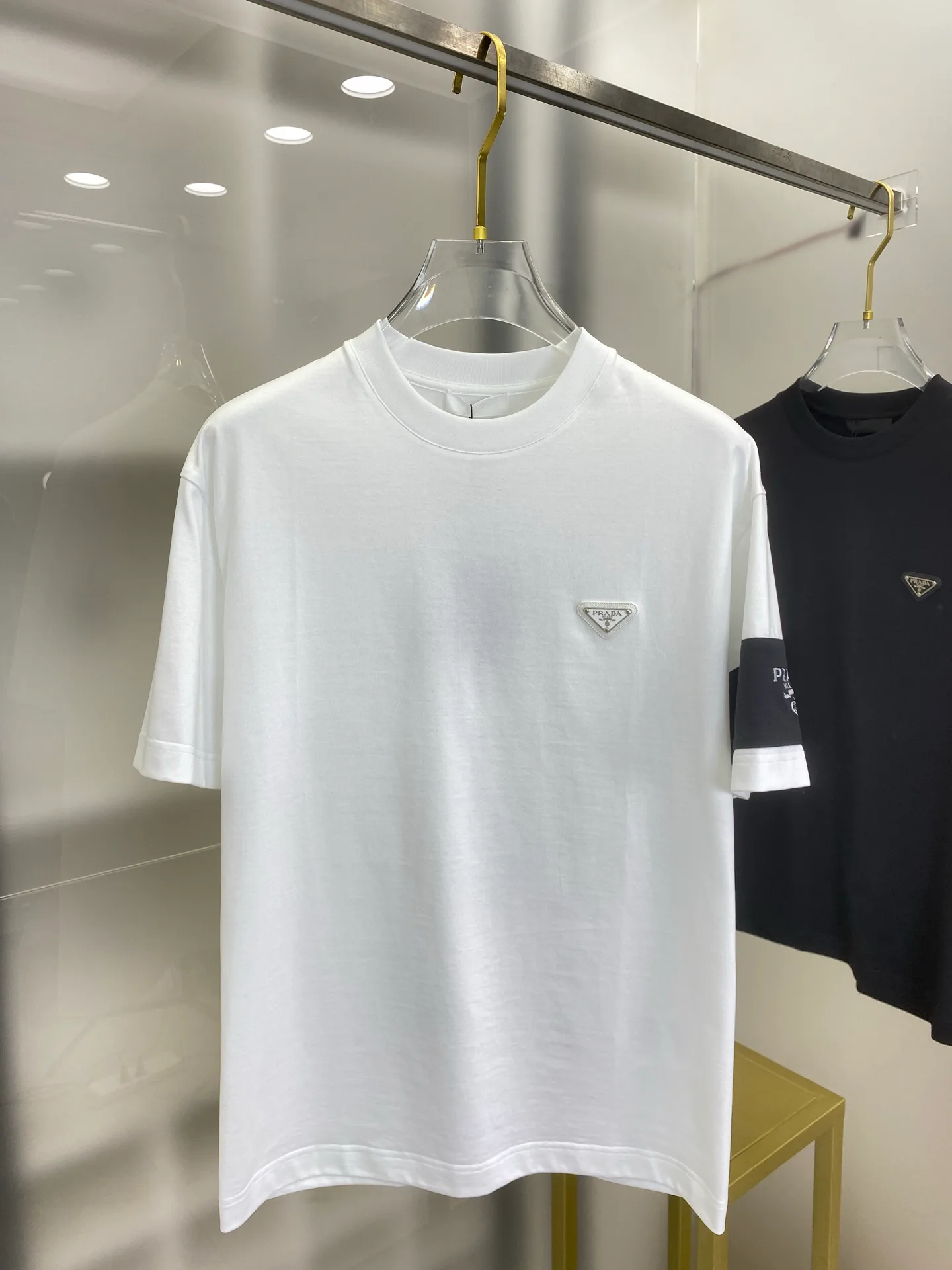 Футболки Женские Prada 1749788