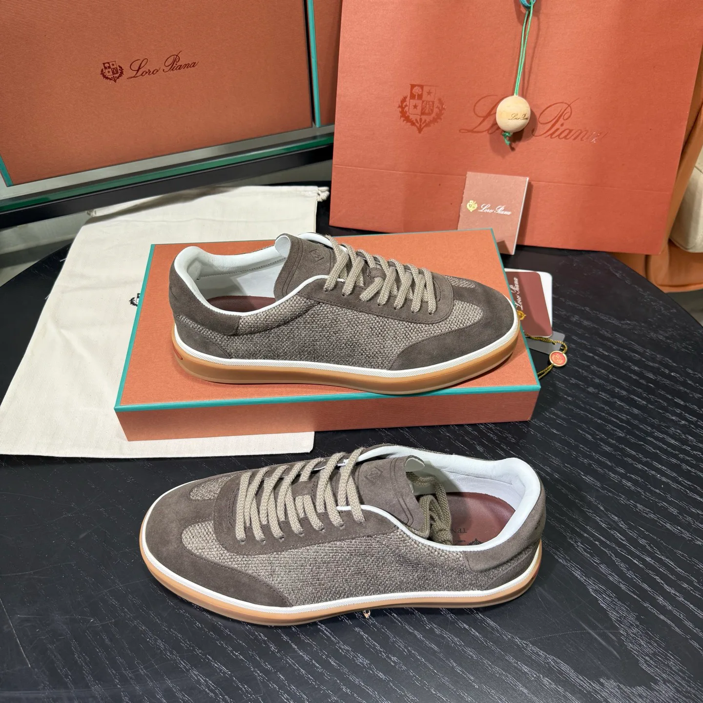 Кроссовки Женские Loro Piana 17955594