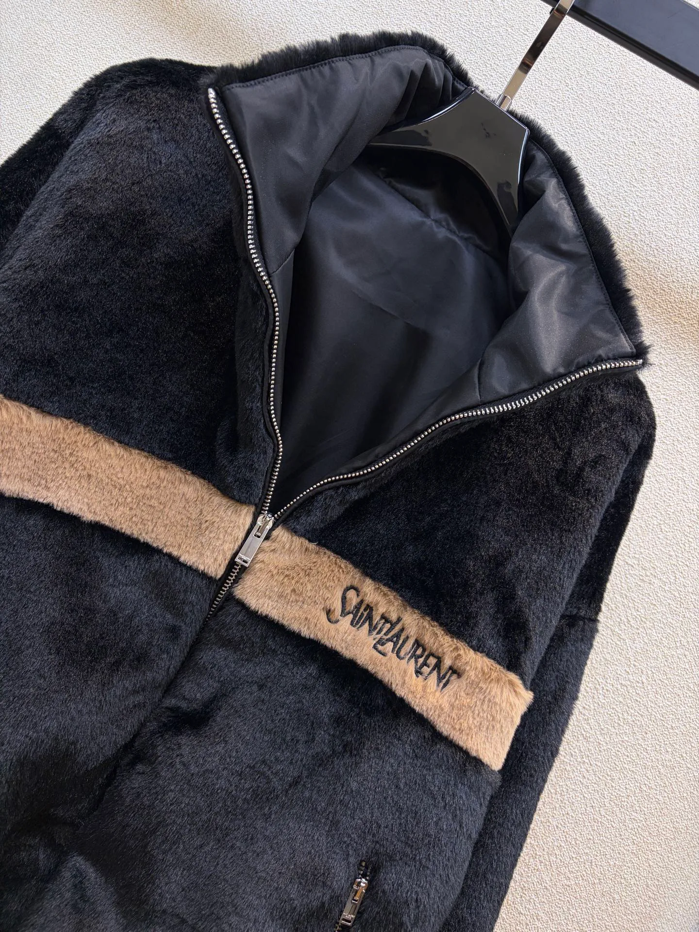 Куртки И Пуховики Женские Saint Laurent 18605893