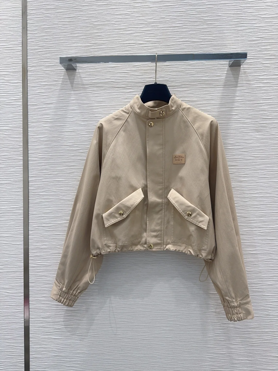 Куртки И Пуховики Женские Louis Vuitton 18388609