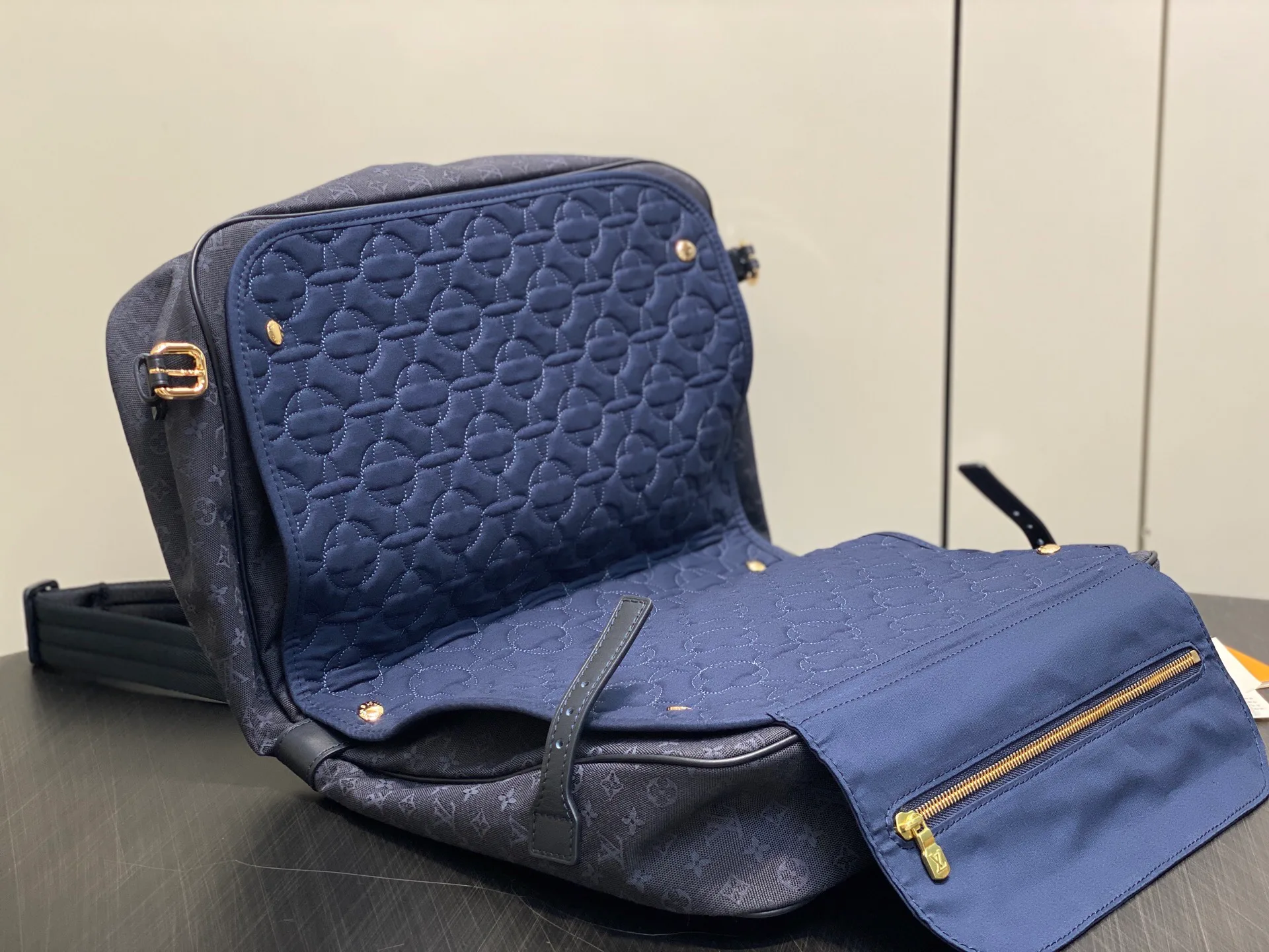 Классические Сумки Женские Louis Vuitton 17544744