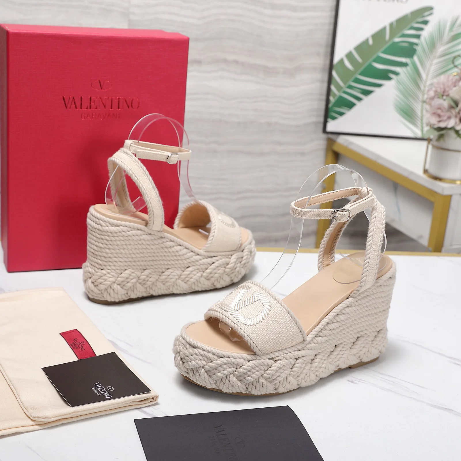 Босоножки Женские Valentino 17371720