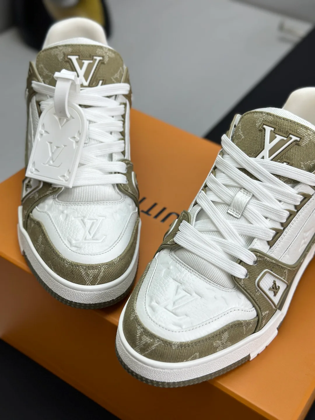 Кроссовки Женские Louis Vuitton 153026