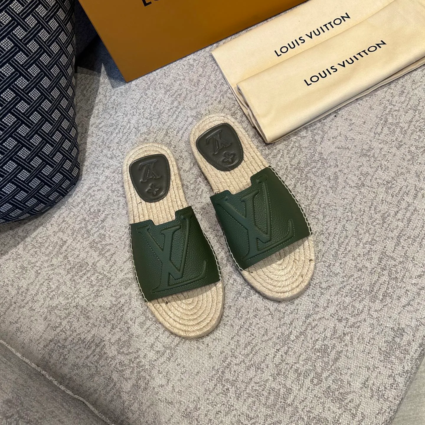 Шлепанцы Мужские Louis Vuitton 460048