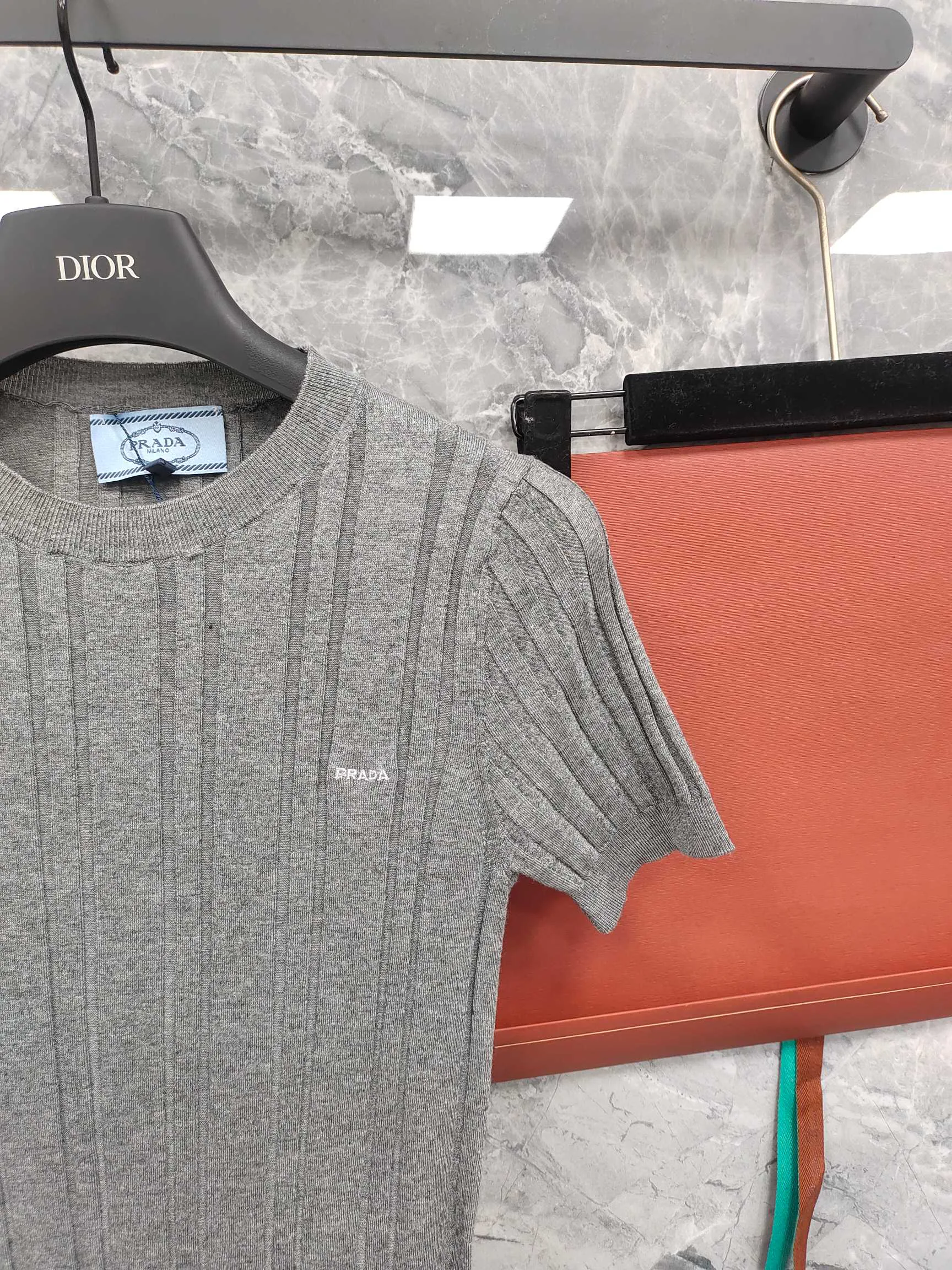 Футболки Женские Prada 17925259