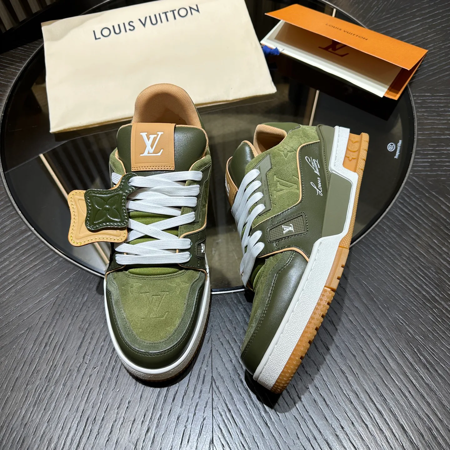 Кроссовки Мужские Louis Vuitton 18694034