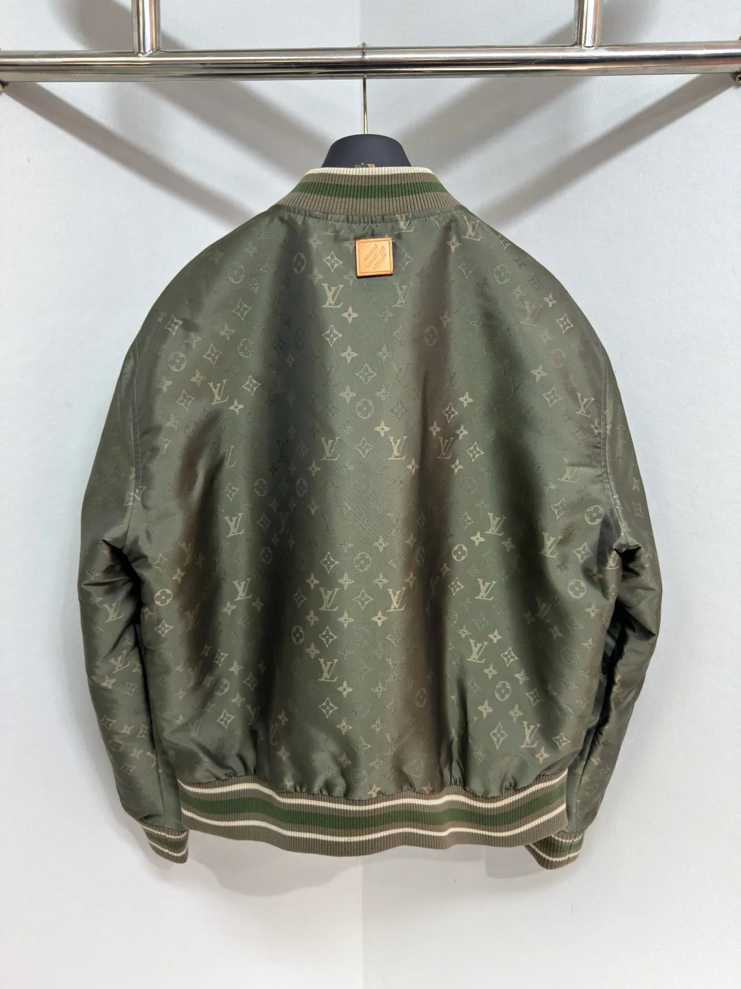 Куртки И Пуховики Мужские Moncler 1860104