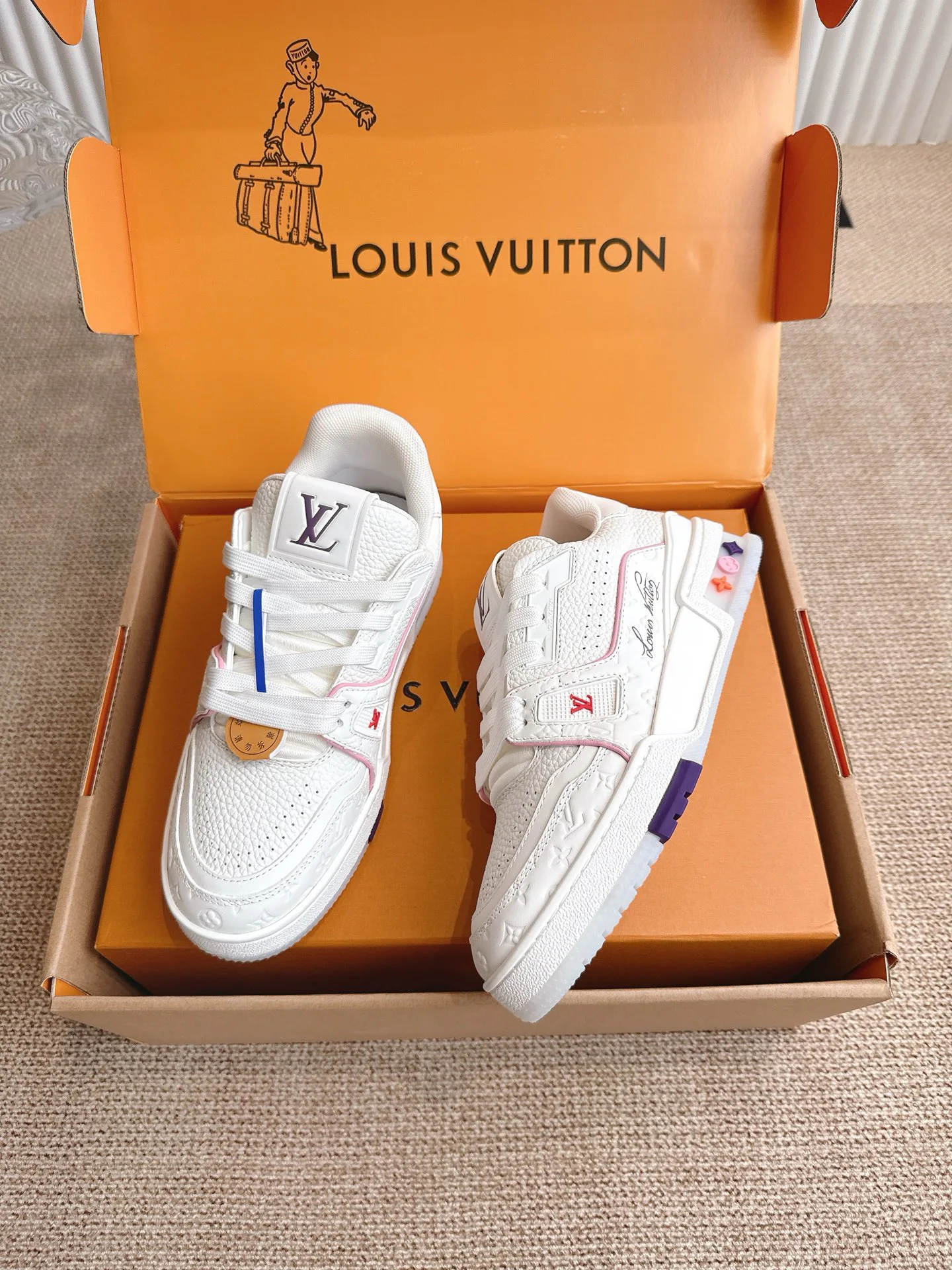 Кроссовки Женские Louis Vuitton 18324754