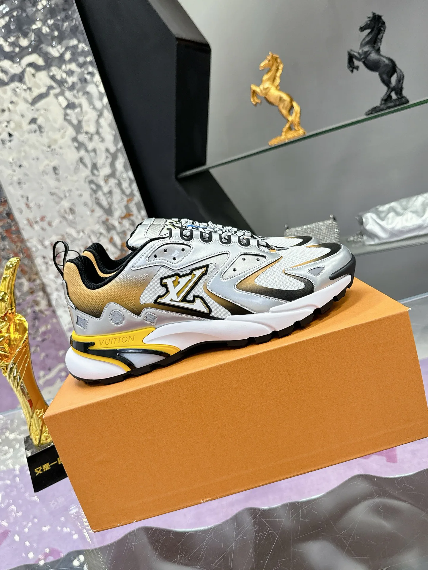 Кроссовки Мужские Louis Vuitton 841688