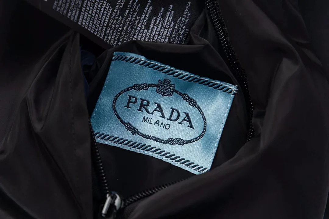 Куртки И Пуховики Женские Prada 18188597