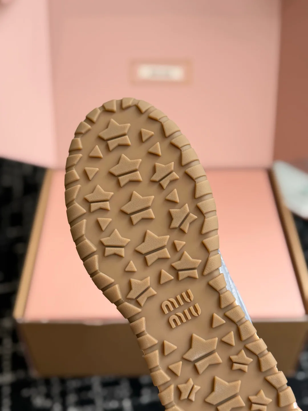 Кроссовки Женские Miu Miu 17804442