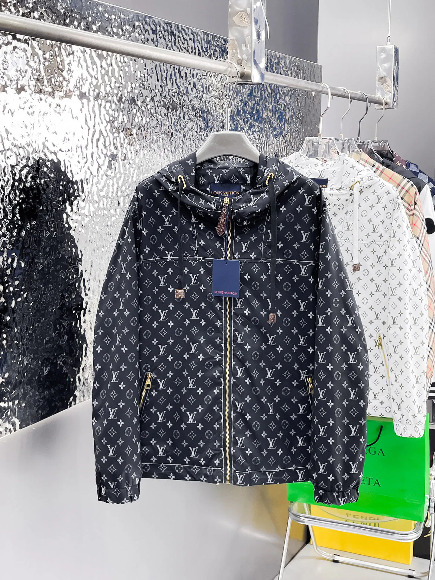 Куртки И Пуховики Мужские Louis Vuitton 9352349