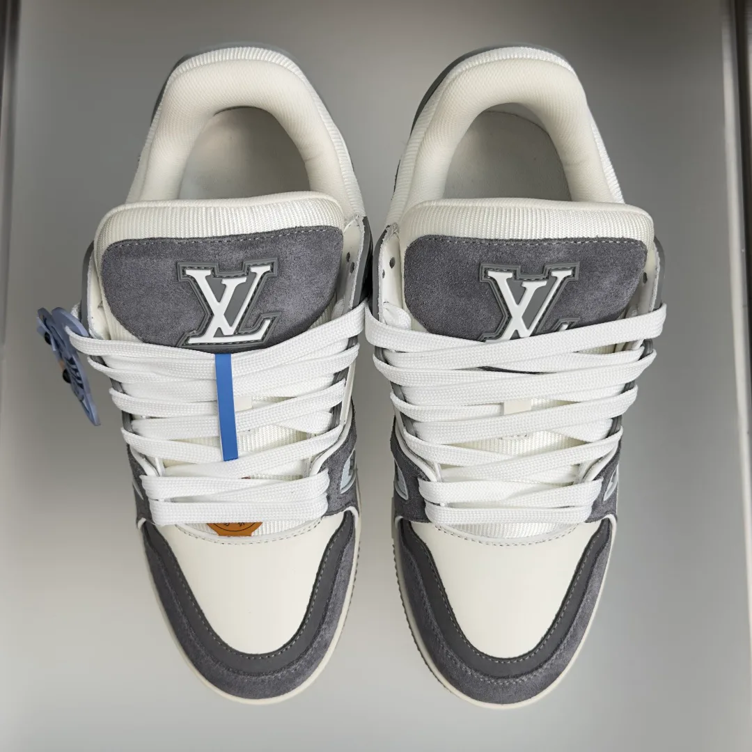 Кроссовки Женские Louis Vuitton 17950307