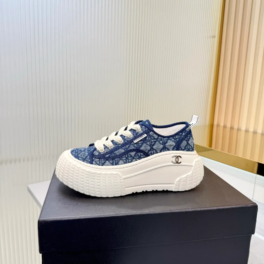 Кроссовки Женские Chanel 18366986
