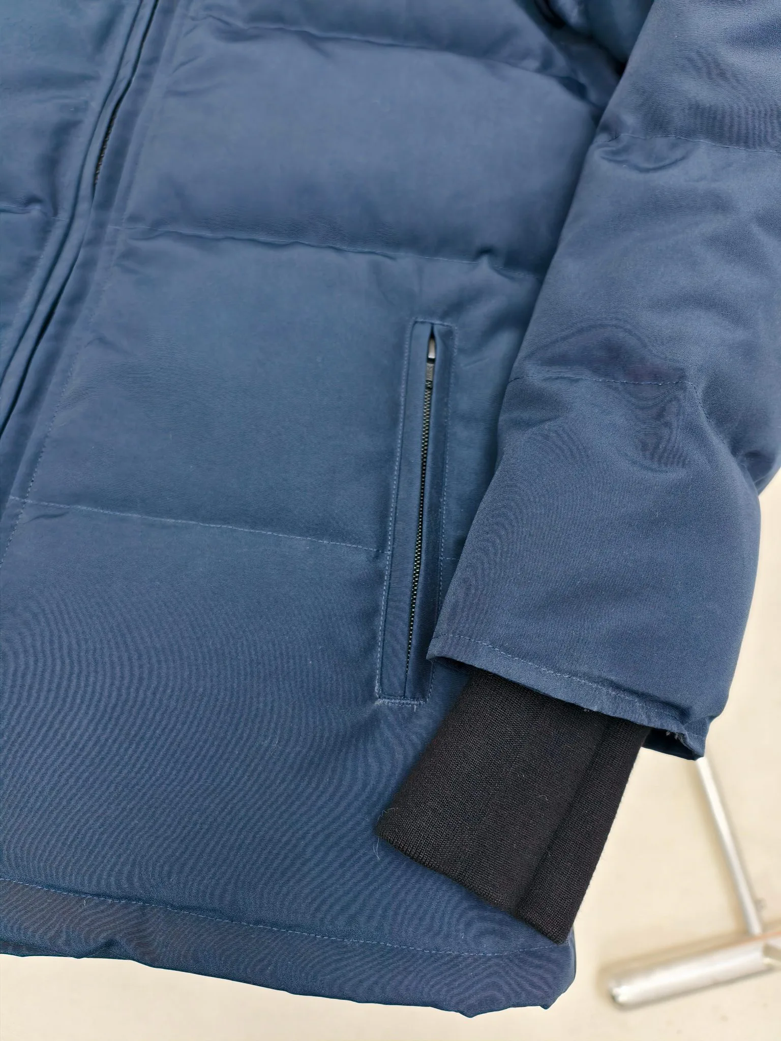 Куртки И Пуховики Женские Canada Goose 18926144