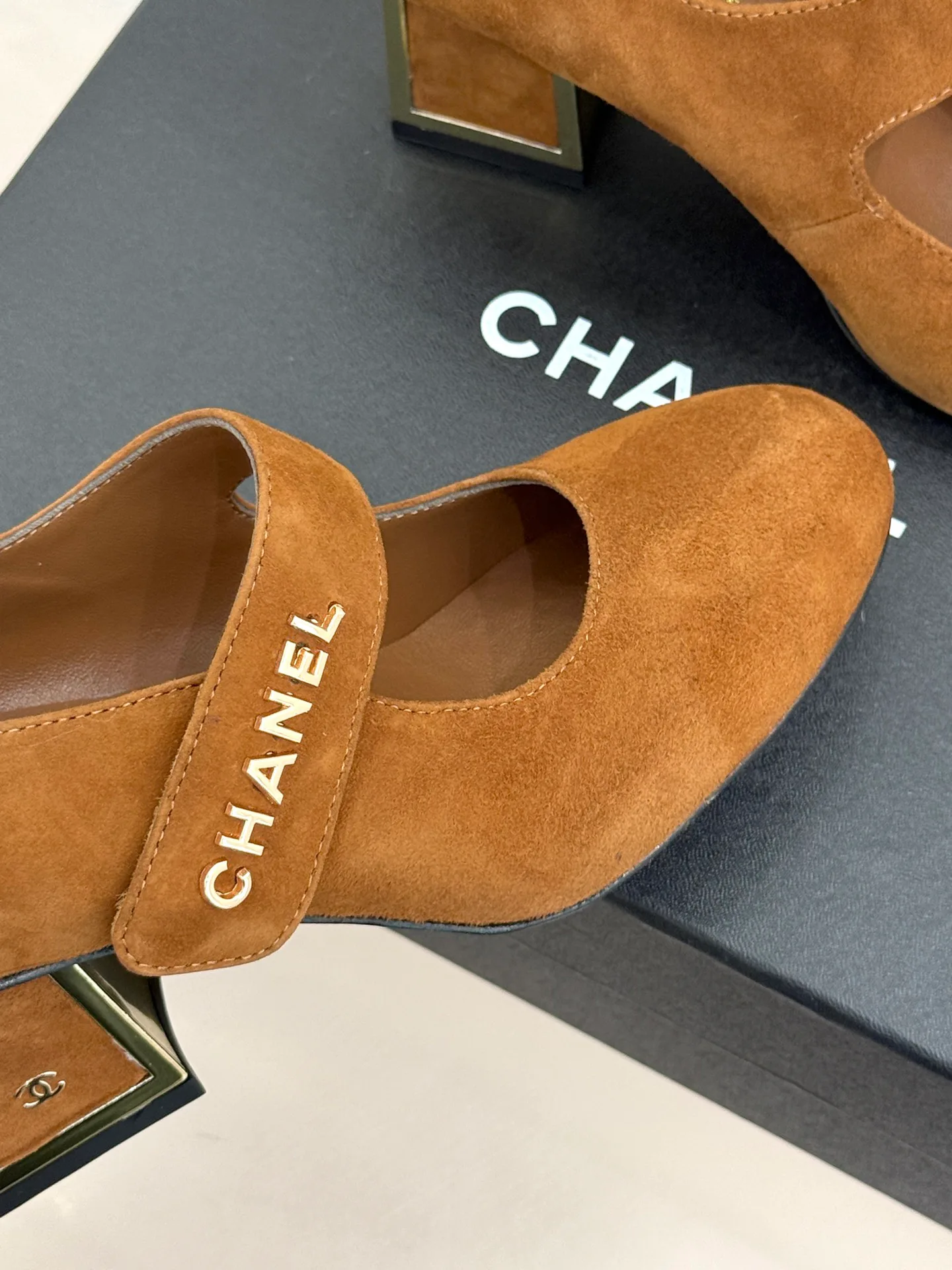 Туфли Женские Chanel 18092668