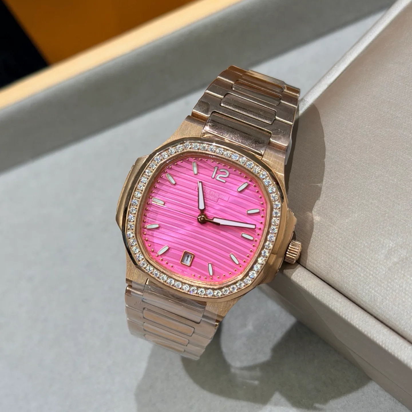 Часы Женские Patek Philippe 18362044