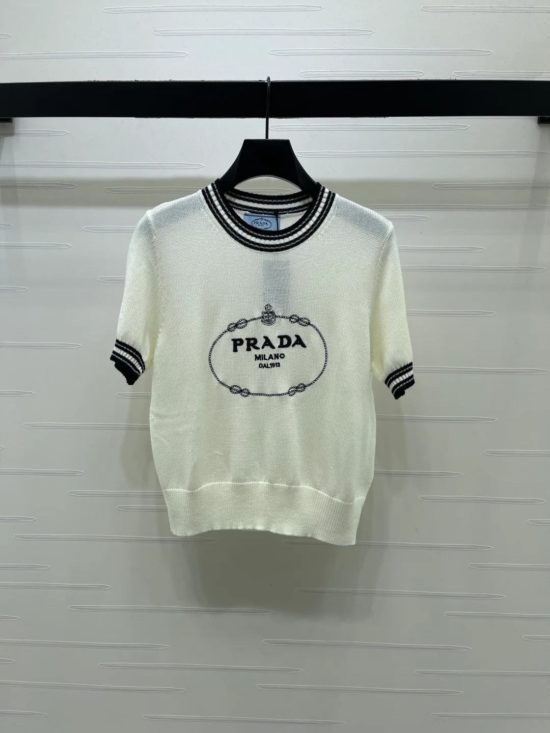 Футболки Женские Prada 17612804