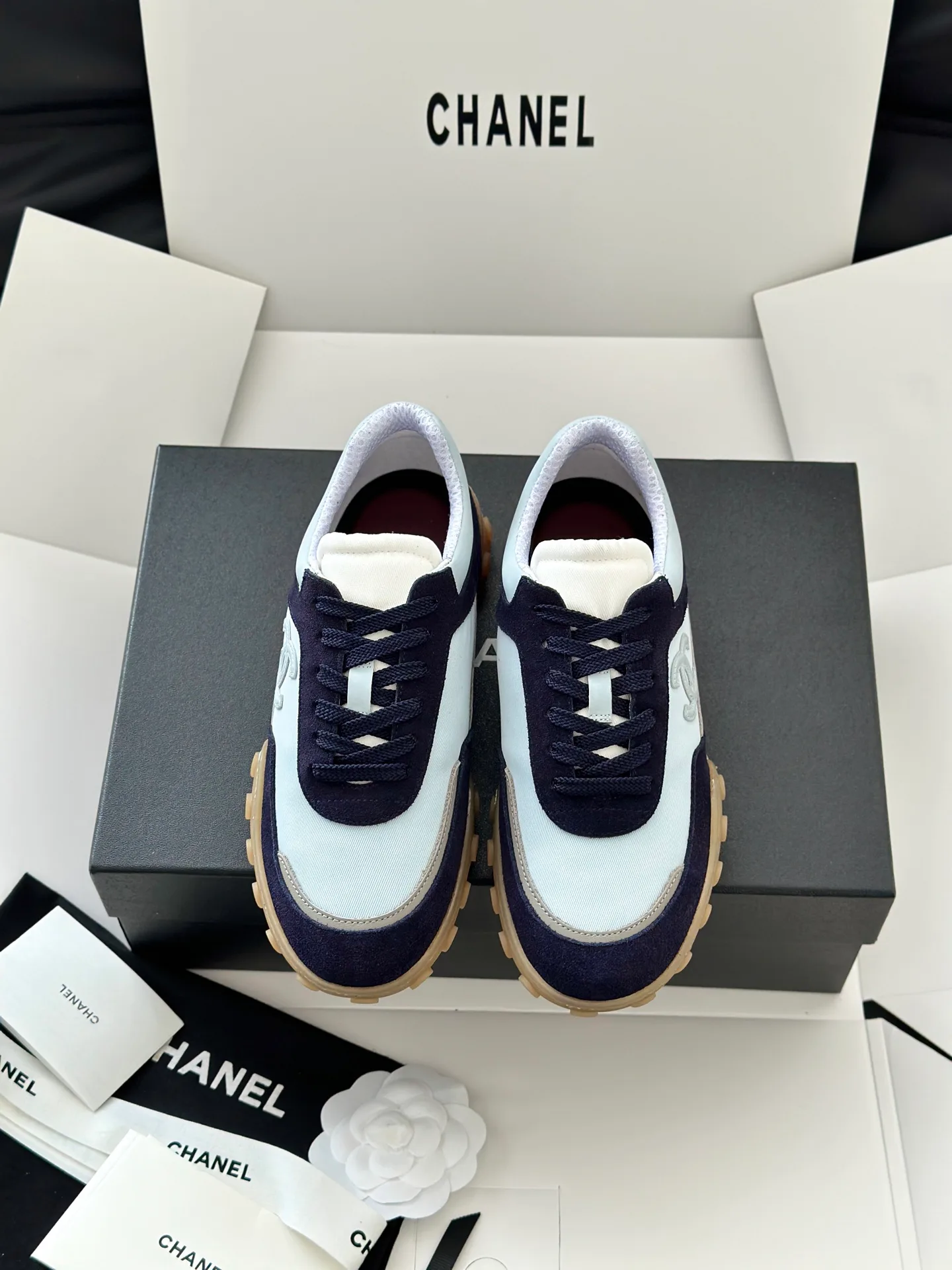 Кроссовки Женские Chanel 18765005