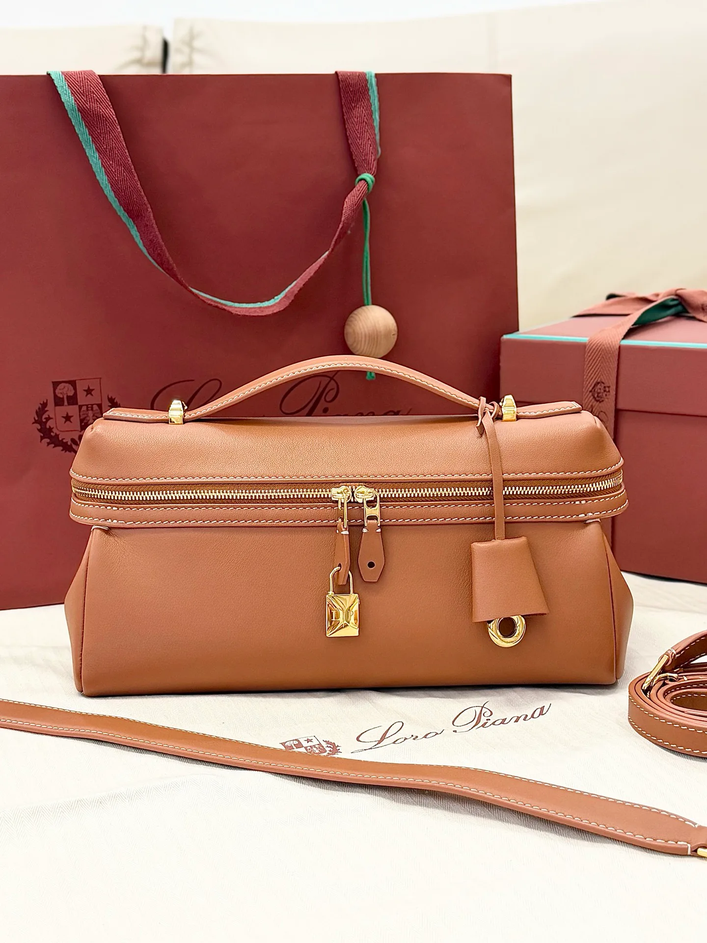 Классические Сумки Женские Loro Piana 17692345