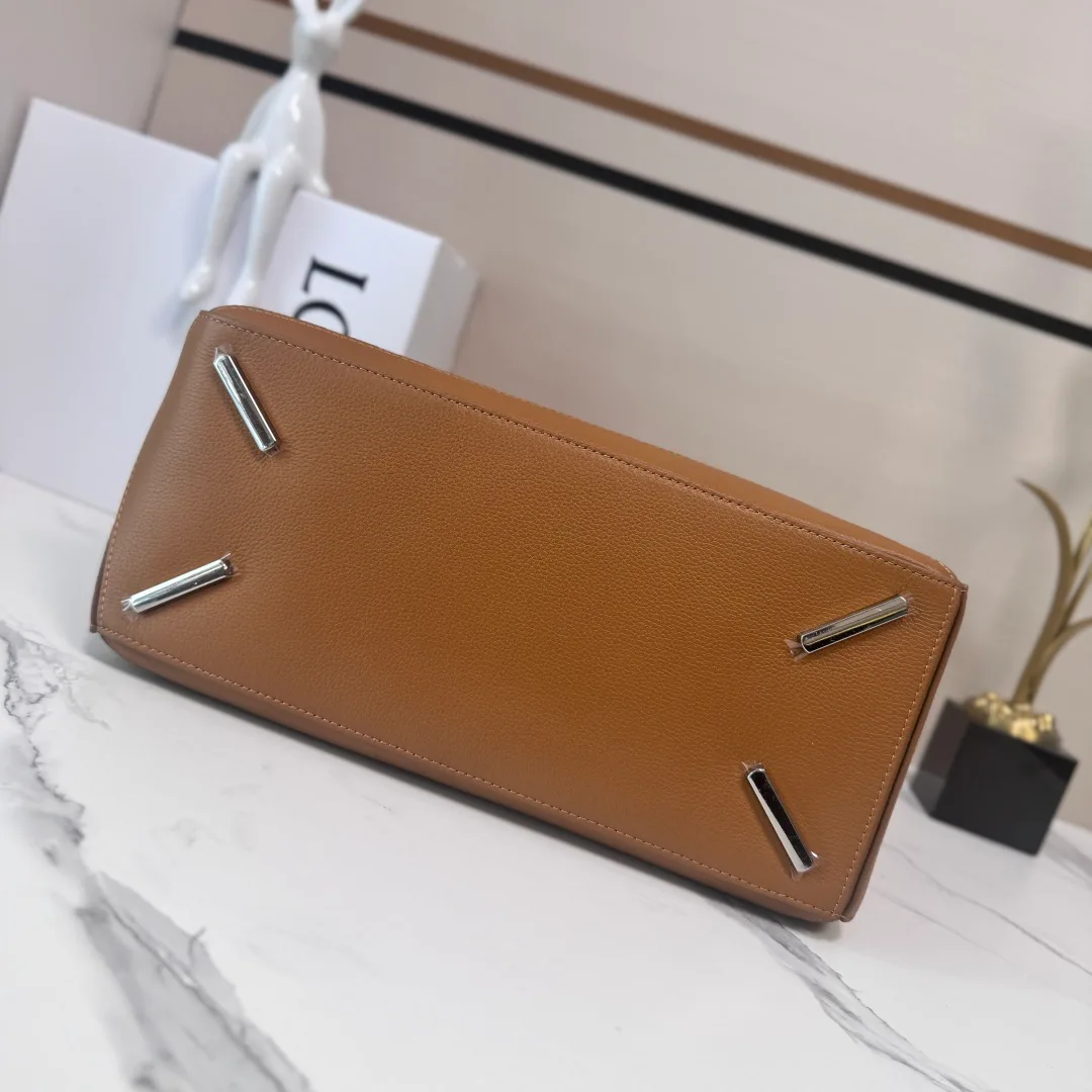 Классические Сумки Женские Loewe 18030332