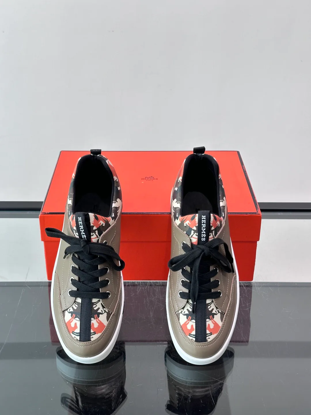 Кроссовки Женские Hermes 17649856