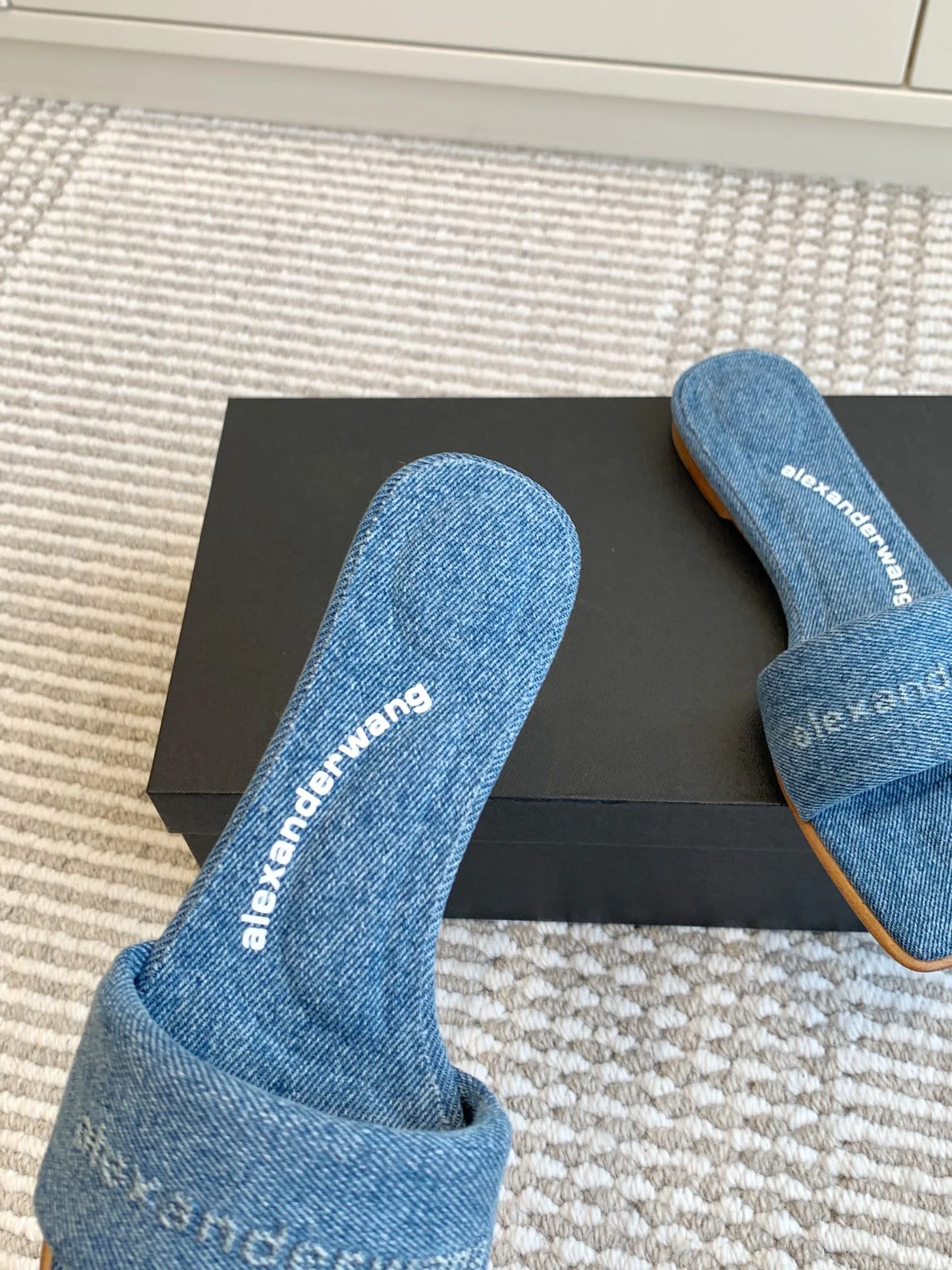 Шлепанцы Женские Alexander Wang 7205