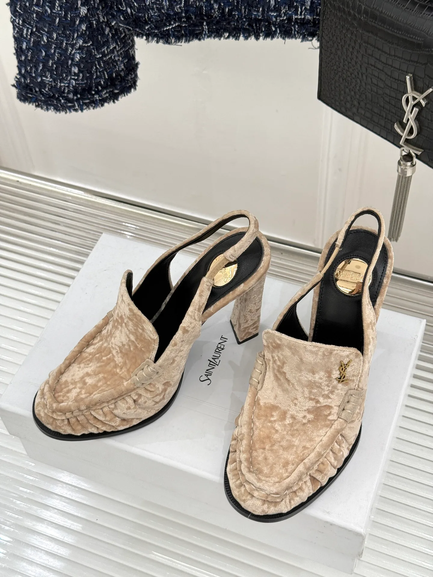 Босоножки Женские Saint Laurent 11312309