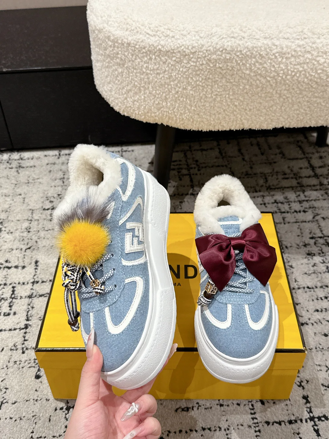 Кроссовки Женские Fendi 740306