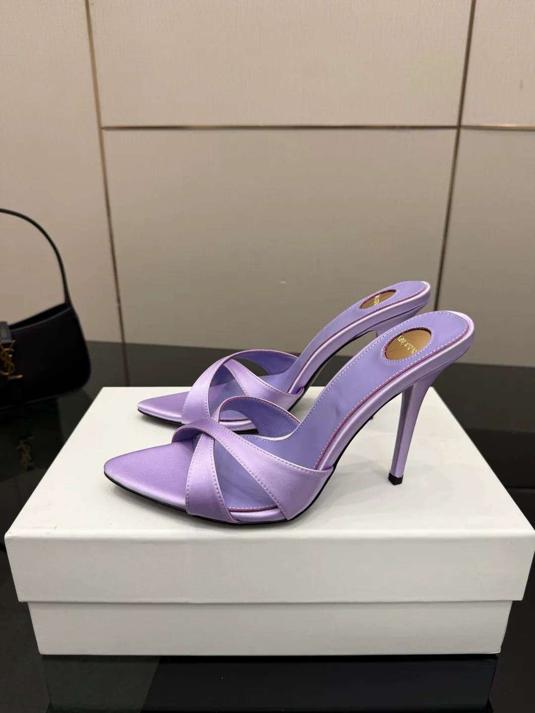 Босоножки Женские Saint Laurent 11424880