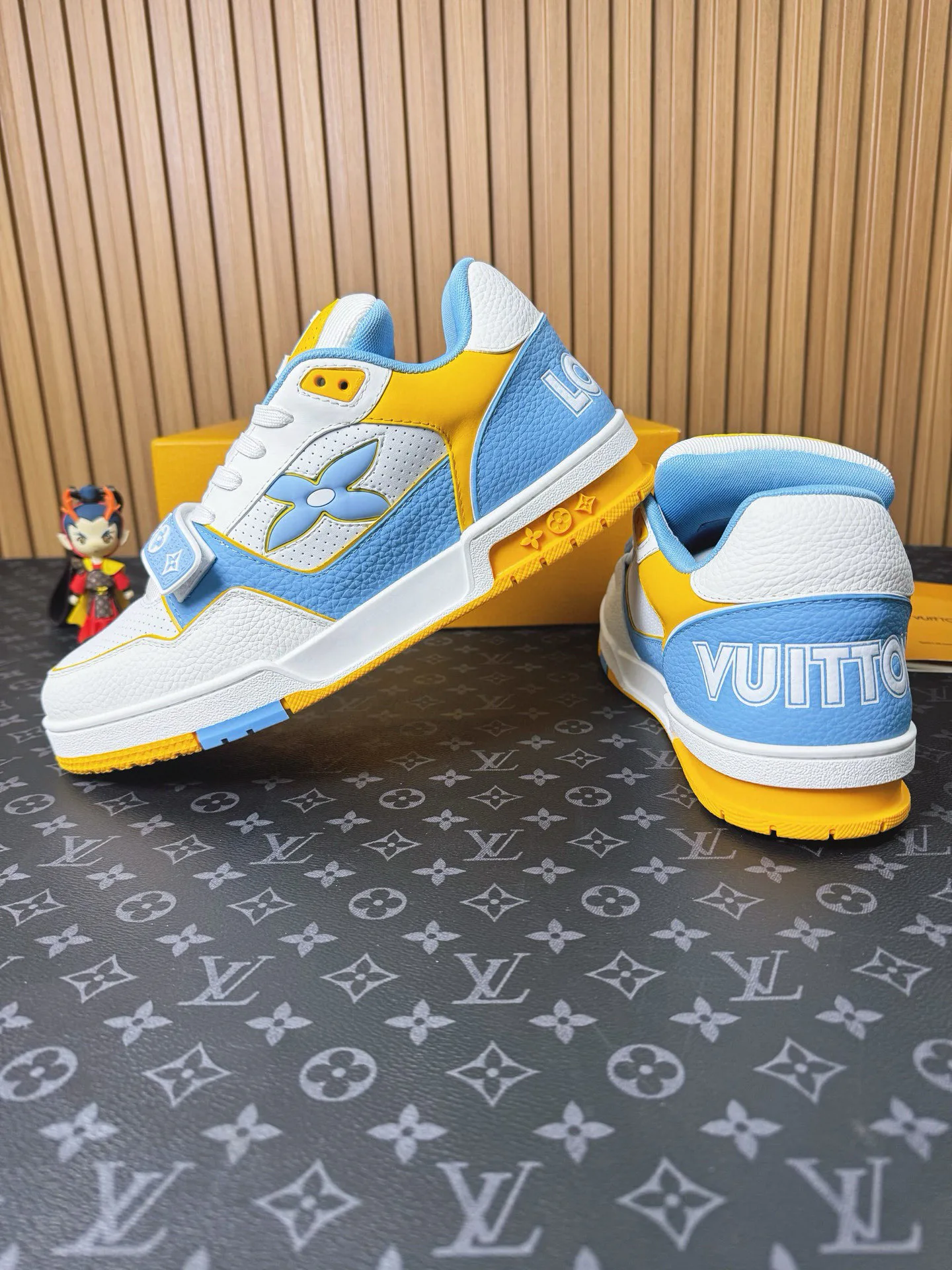 Кроссовки Женские Louis Vuitton 1124292