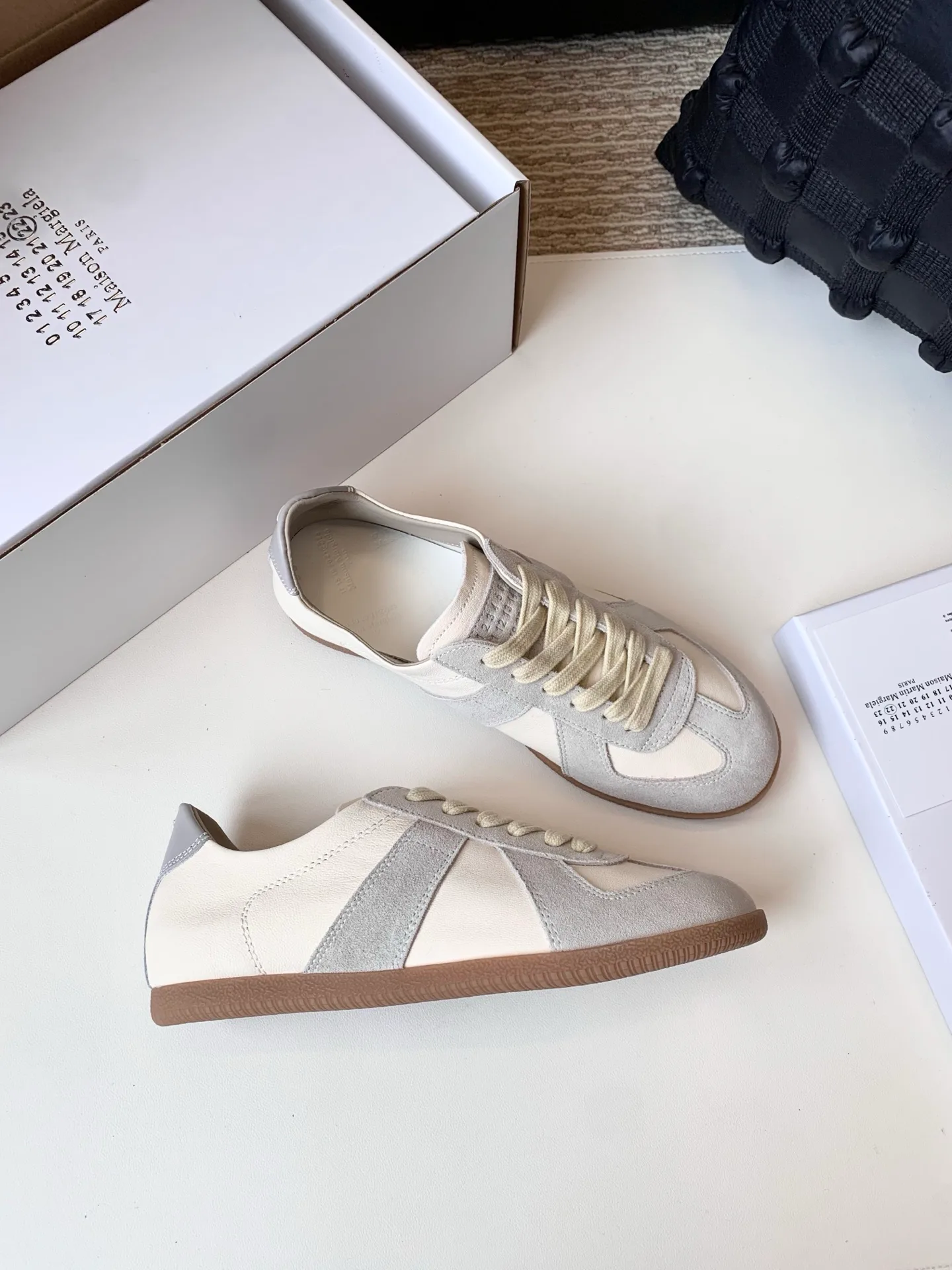 Кроссовки Женские Maison Margiela 17628616