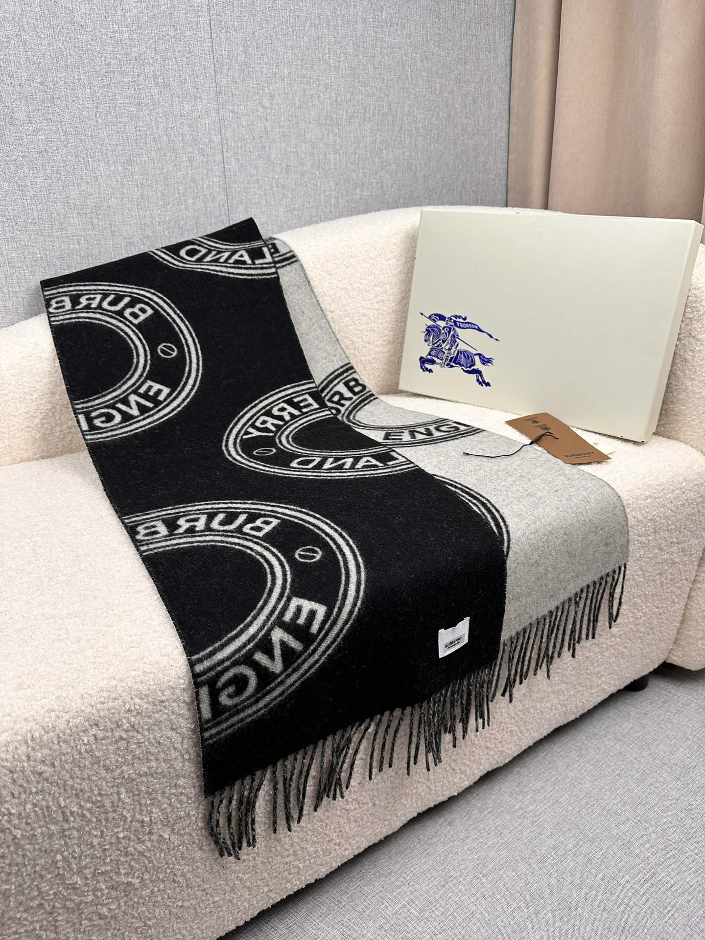Шарфы Burberry 920471