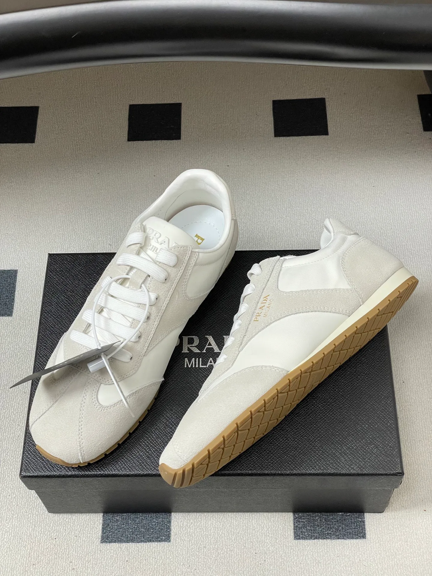 Кроссовки Женские Prada 12880098