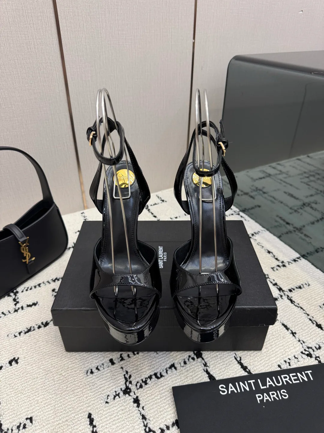 Босоножки Женские Saint Laurent 18049024