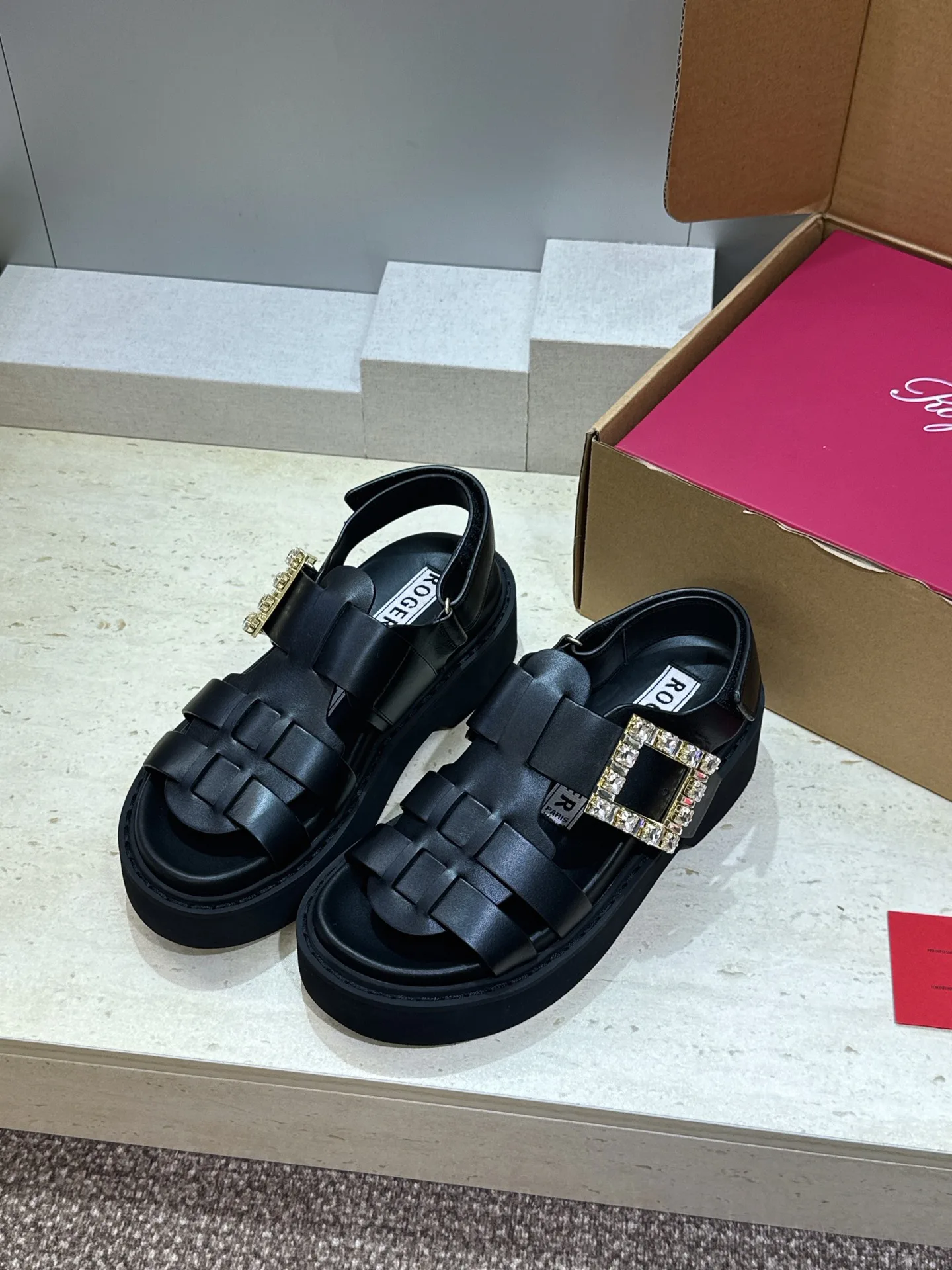 Босоножки Женские Roger Vivier 16910347