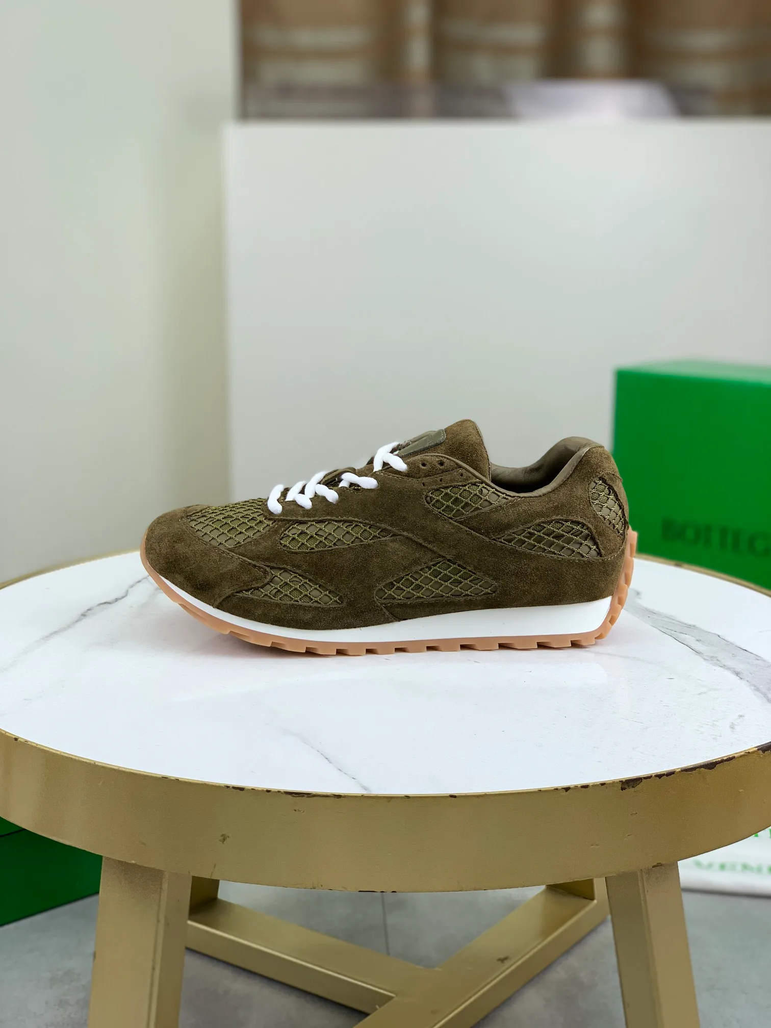 Кроссовки Женские Bottega Veneta 18365184