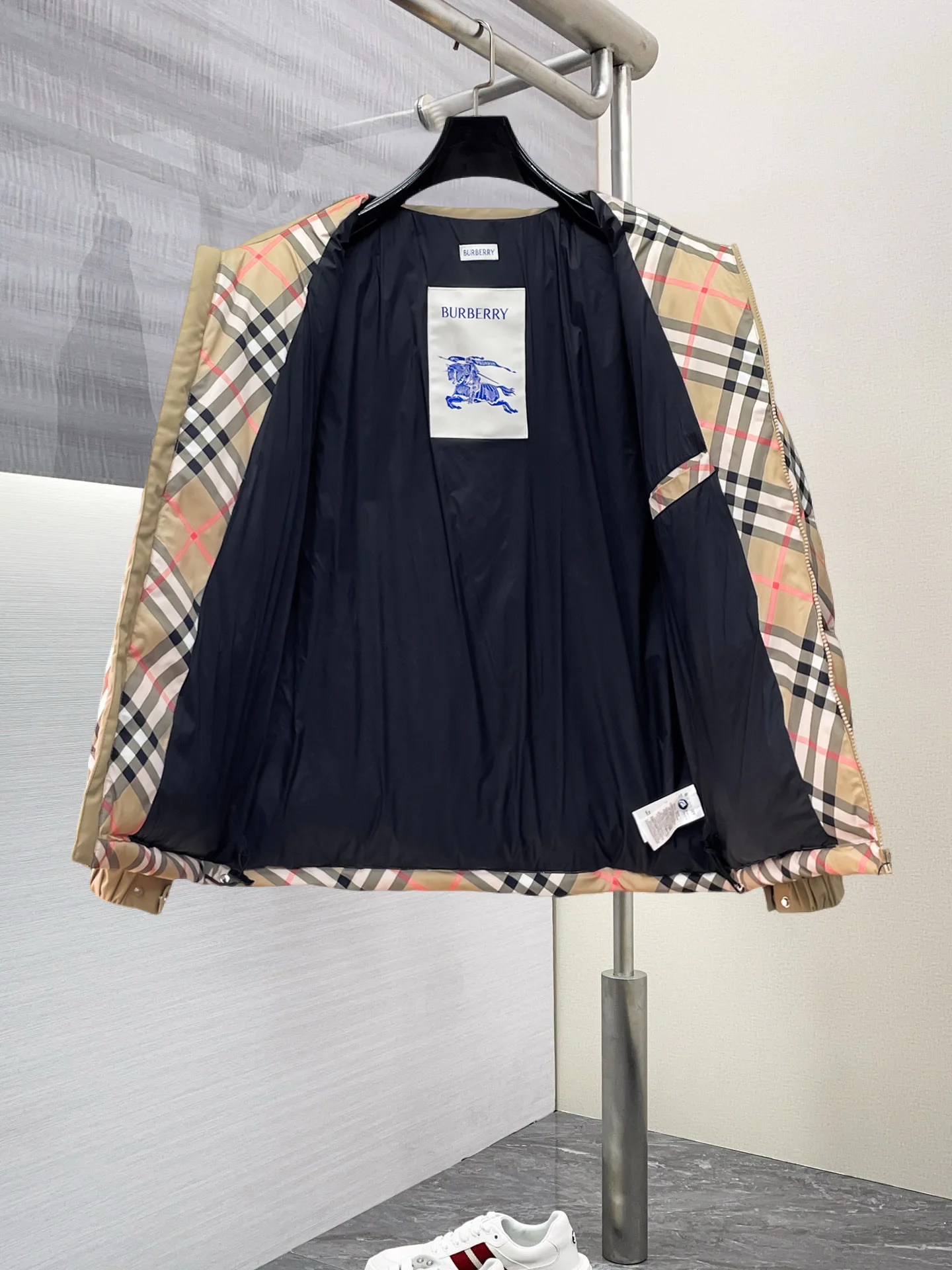 Куртки И Пуховики Женские Burberry 3887595