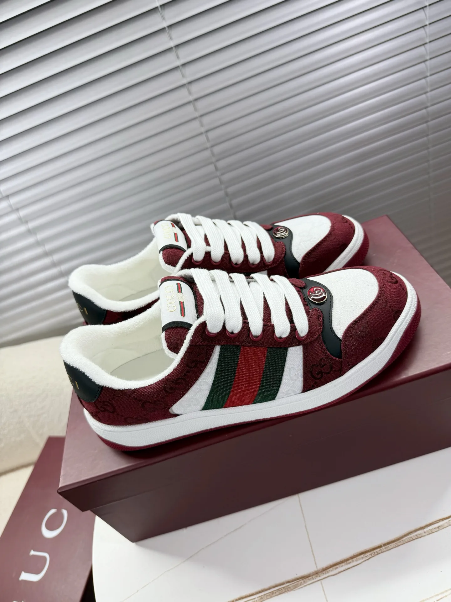 Кроссовки Женские Gucci 17451089