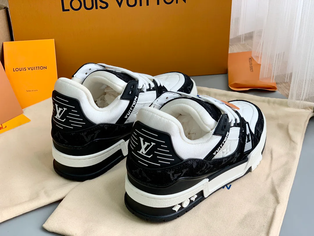 Кроссовки Женские Louis Vuitton 18014129
