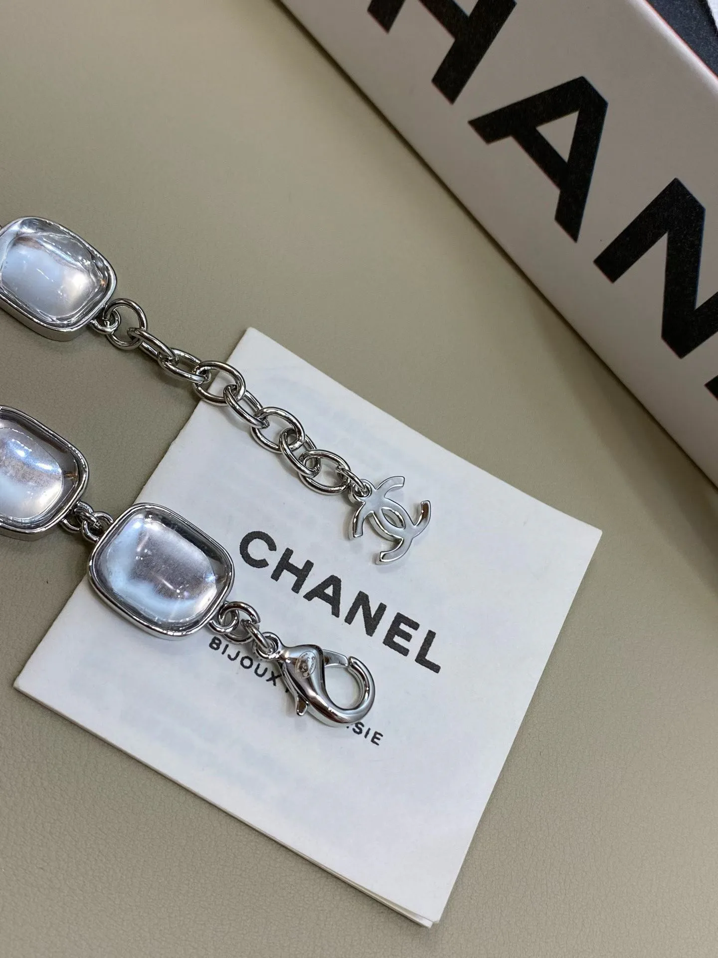 Бижутерия Chanel 18122370