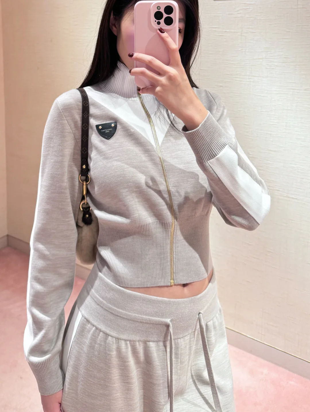 Куртки И Пуховики Женские Louis Vuitton 10401585