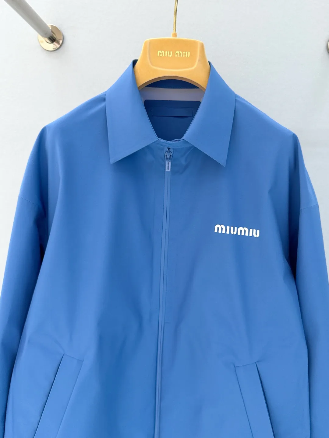 Куртки И Пуховики Женские Miu Miu 10433246