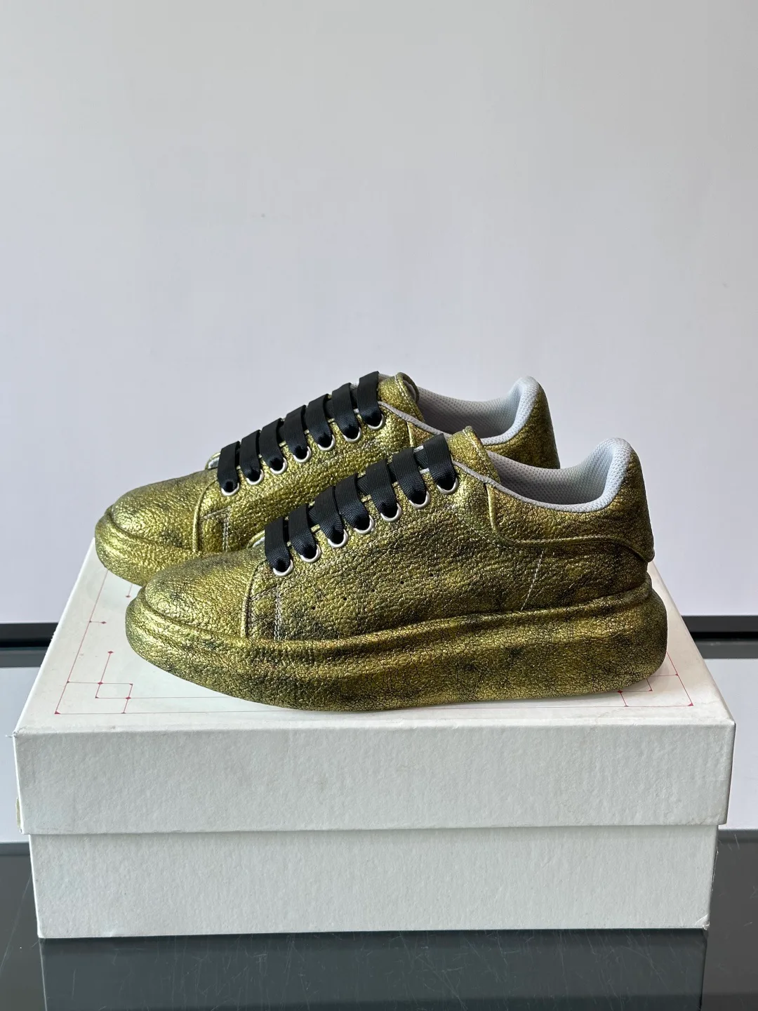 Кроссовки Женские Alexander Mcqueen 17447541