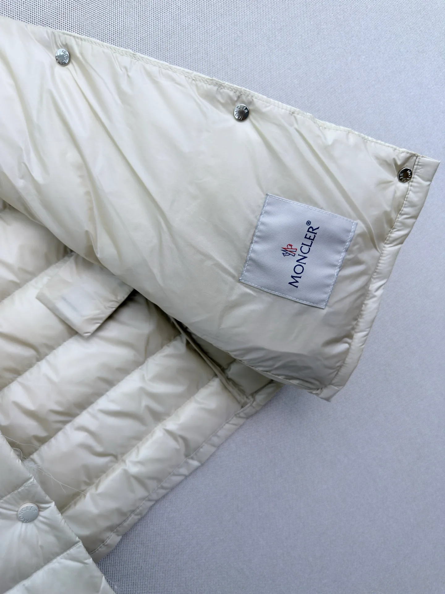 Куртки И Пуховики Женские Moncler 18108523