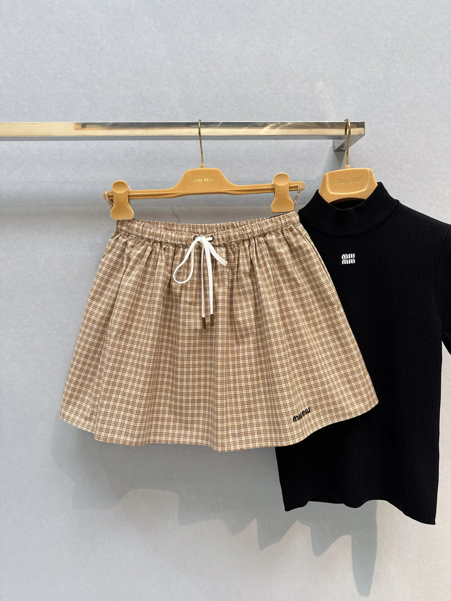 Шорты Женские Miu Miu 1563