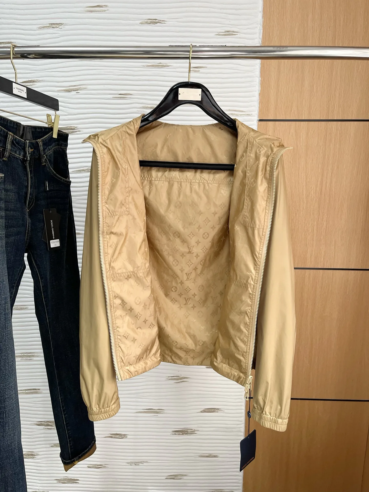 Куртки Женские Louis Vuitton Куртки Женские Louis Vuitton