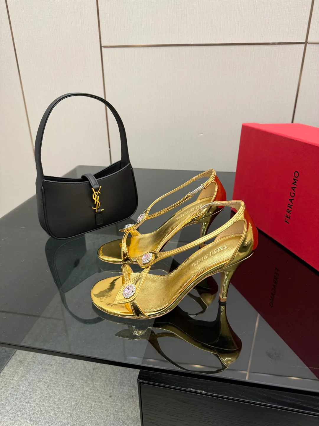 Босоножки Женские Salvatore Ferragamo 5052123